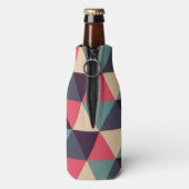 ティール（緑がかった色）およびピンクの三角形パターン ボトルクーラー (ボトル裏面)