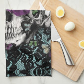 ティール(緑がかった色)および紫色のゴシック様式レースのスカル キッチンタオル (四つ折り)