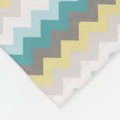 ティール(緑がかった色)および黄色いシェブロンの冬の木のフリースブランケット フリースブランケット (角)