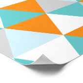 ティール（緑がかった色）とオレンジモダンの三角形パターン ポスター (角)