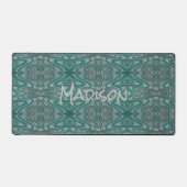 ティール(緑がかった色)とグレーボーホシック自然砂岩の波 デスクマット (正面)