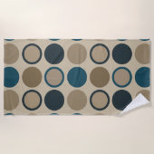 ティール（緑がかった色）とトゥーペサークル ビーチタオル (正面)