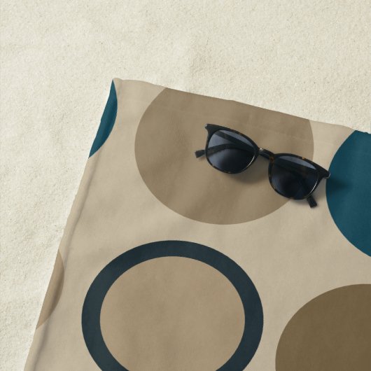 ティール（緑がかった色）とトゥーペサークル ビーチタオル (インサイチュ)