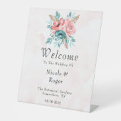 ティール（緑がかった色）とピンクの牡丹結婚の花の歓迎サイン 台座サイン (正面)