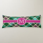 ティール（緑がかった色）とピンクプレイドパーソナライズされた ボディピロー (正面)