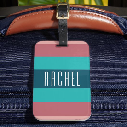 ティール(緑がかった色)とブルゴーニュモノグラムの ラゲッジタグ (正面インサイチュ2)