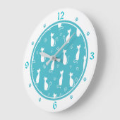 ティール（緑がかった色）と白猫パターン ラージ壁時計 (傾斜)