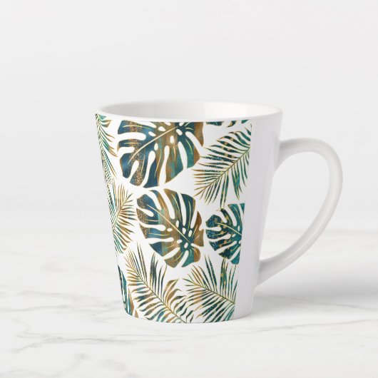 ティール(緑がかった色)と金ゴールドのパターン(の模様が)ある熱帯葉 カフェラテマグ (右)