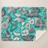 ティール(緑がかった色)と銀の蝶の名パーソナライズされた前 シェルパブランケット (正面(横))