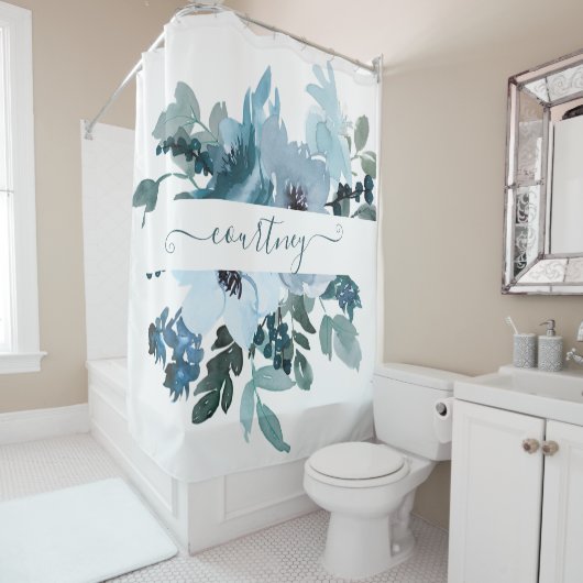 ティール（緑がかった色）と青の水色フローラ パーソナライズされた シャワーカーテン (インサイチュ)