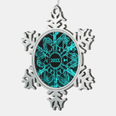 ティール（緑がかった色）と黒カスタムの冬 スノーフレークピューターオーナメント (右)