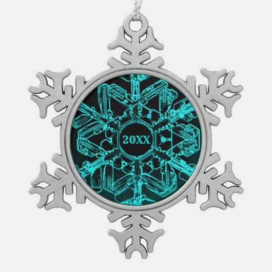 ティール（緑がかった色）と黒カスタムの冬 スノーフレークピューターオーナメント (正面)