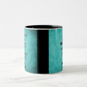 ティール(緑がかった色)によ離れり、ハートQUに足跡が残る ツートーンマグカップ (中央)