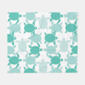 ティール(緑がかった色)のカメパターン フリースブランケット (正面(横))