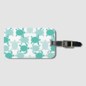 ティール（緑がかった色）のカメパターン ラゲッジタグ (正面横)