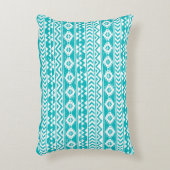 ティール（緑がかった色）のグランジでアステカな種族パターン アクセントクッション (正面(垂直))