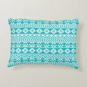 ティール（緑がかった色）のグランジでアステカな種族パターン アクセントクッション (裏面)