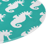 ティール（緑がかった色）のタツノオトシゴパターン1 カッティングボード (角)