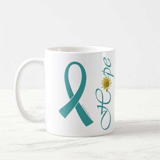 ティール（緑がかった色）のリボンの希望のマグ コーヒーマグカップ (左)