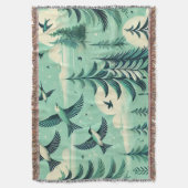 ティール（緑がかった色）の森と鳥のパターン スローブランケット (正面縦)