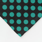 ティール（緑がかった色）の水玉模様 フリースブランケット (角)