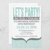 ティール(緑がかった色)の灰色のモダンなヘリンボン誕生日の招待状 招待状 (正面/裏面)