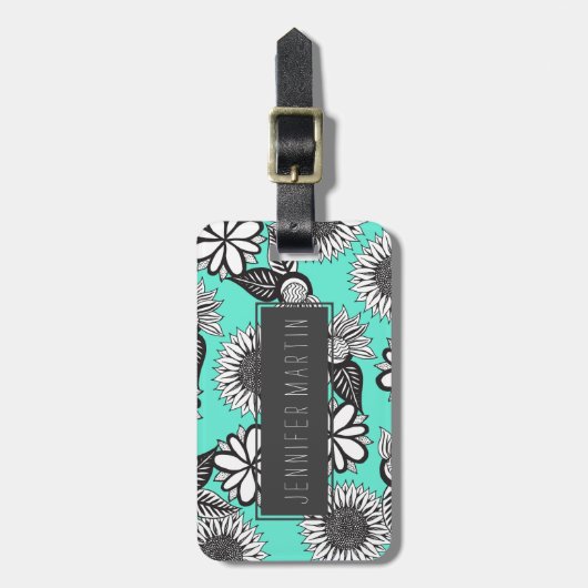 ティール（緑がかった色）の白黒のボヘミアの手描きの花 ラゲッジタグ (正面縦)