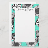 ティール（緑がかった色）の白黒のボヘミアの手描きの花 便箋 (正面/裏面)