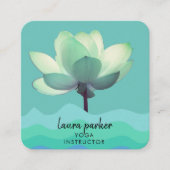 ティール（緑がかった色）の緑のヨガのインストラクターのはすの花の水彩画 スクエア名刺 (正面)