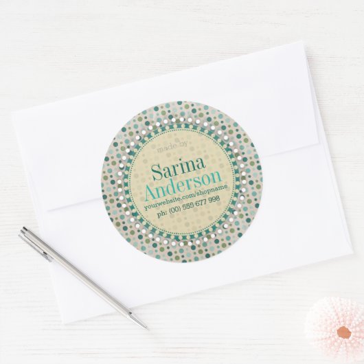 ティール（緑がかった色）の緑の水玉模様のラベルによるパターン ラウンドシール (封筒)