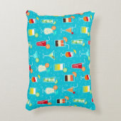 ティール（緑がかった色）の背景のカクテルパターン アクセントクッション (正面(垂直))