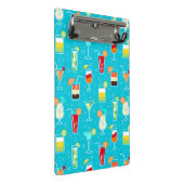 ティール（緑がかった色）の背景のカクテルパターン ミニクリップボード (アングル)