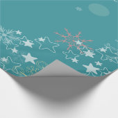 ティール（緑がかった色）の背景（白い雪片のラッピング） ラッピングペーパー (角)