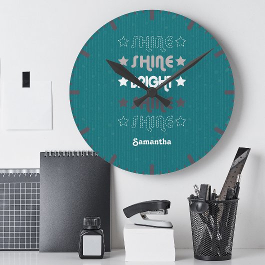 ティール(緑がかった色)の輝き。輝け。明るい。輝け。輝け。 ラウンド壁時計