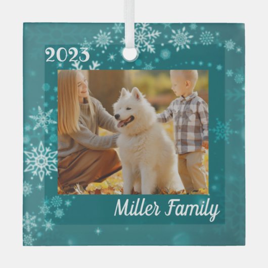 ティール(緑がかった色)の雪のパーソナライズされた結晶の飾り ガラスオーナメント (正面)