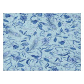 ティール(緑がかった色)の青い花の彫刻のテクスチャの背景 テーブルクロス (正面(横))