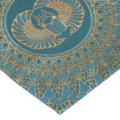 ティール（緑がかった色）の革のエジプトのオオタマオシコガネのカブトムシの金ゴールド ショートテーブルランナー (コーナー)