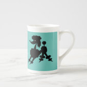 ティール（緑がかった色）の黒いプードル ボーンチャイナマグカップ (右)