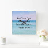 ティール(緑がかった色)アクアブルーカミング引用文海ビーチ波 スクエア壁時計 (ホーム)