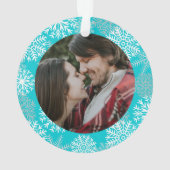 ティール（緑がかった色）エレガントアクアホワイト冬の雪片フォト オーナメント (裏面)