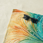 ティール（緑がかった色）オレンジクリームピーコックフェザー ビーチタオル (インサイチュ)