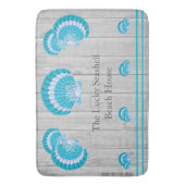 ティール(緑がかった色)カスタムアクアシーシェルホワイトシェルコースタルグレー バスマット (正面縦)