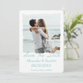 ティール（緑がかった色）ギザギザのフレームフォトセーブ・ザ・デート案内 案内状 (スタンド正面)