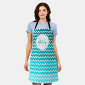 ティール（緑がかった色）グラデーションシェブロンパーソナライズされたエプロン エプロン (着用した状態)