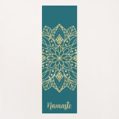 ティール（緑がかった色）グリーンと金ゴールドマンダラフラワー名前をカスタムする ヨガマット (正面)