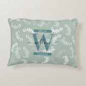 ティール(緑がかった色)グリーンボタニカルズ葉モノグラム アクセントクッション (裏面)