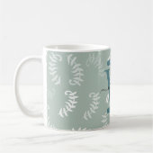 ティール(緑がかった色)グリーンボタニカルズ葉モノグラム コーヒーマグカップ (左)