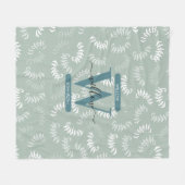 ティール（緑がかった色）グリーンボタニカルズ葉モノグラム フリースブランケット (正面(横))