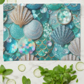 ティール（緑がかった色）グリーンマーメイドプリントと貝殻 キッチンタオル (折り畳み)