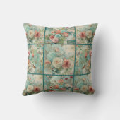 ティール（緑がかった色）コテージコアヴィンテージフローラキルトパターン クッション (裏面)